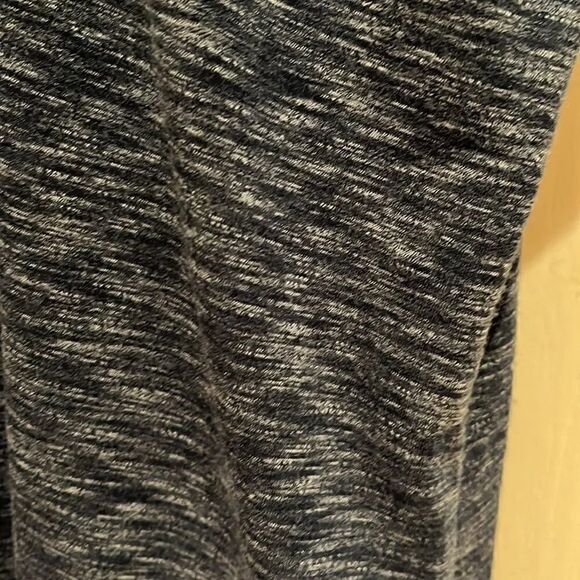 Gap racer back casual dress. Small pocket on front Size M - Picture 4 of 4